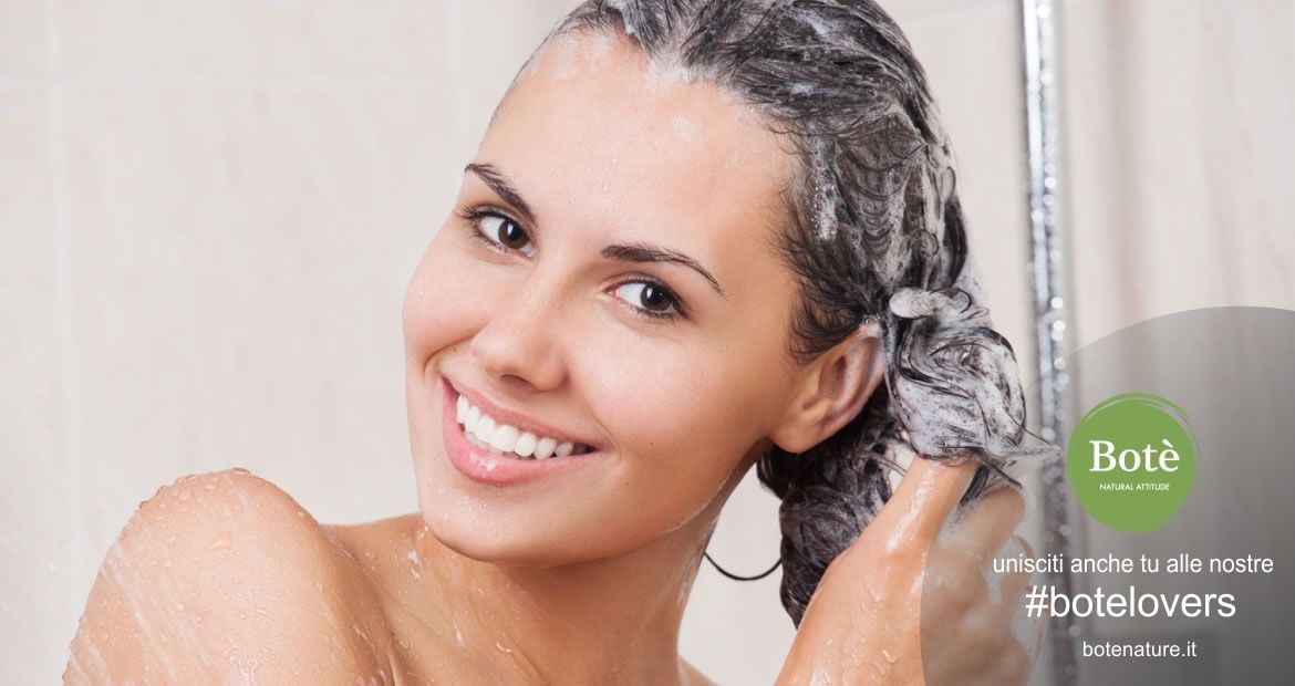 Quali sono le caratteristiche di un buono shampoo per i capelli grassi?